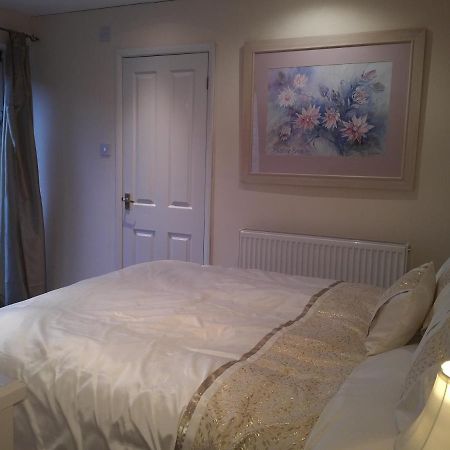 Sunny Patch Bed & Breakfast Stroud  Exterior photo