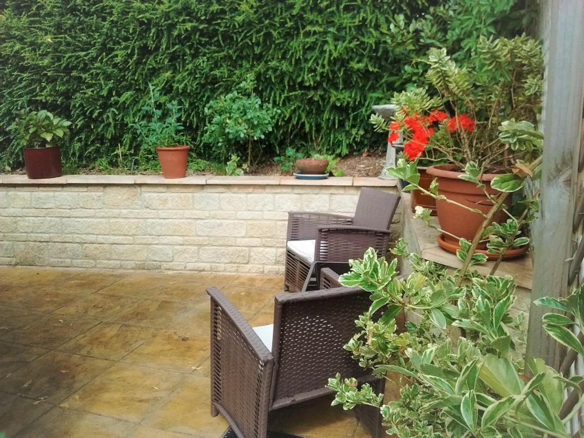 Sunny Patch Bed & Breakfast Stroud  Exterior photo